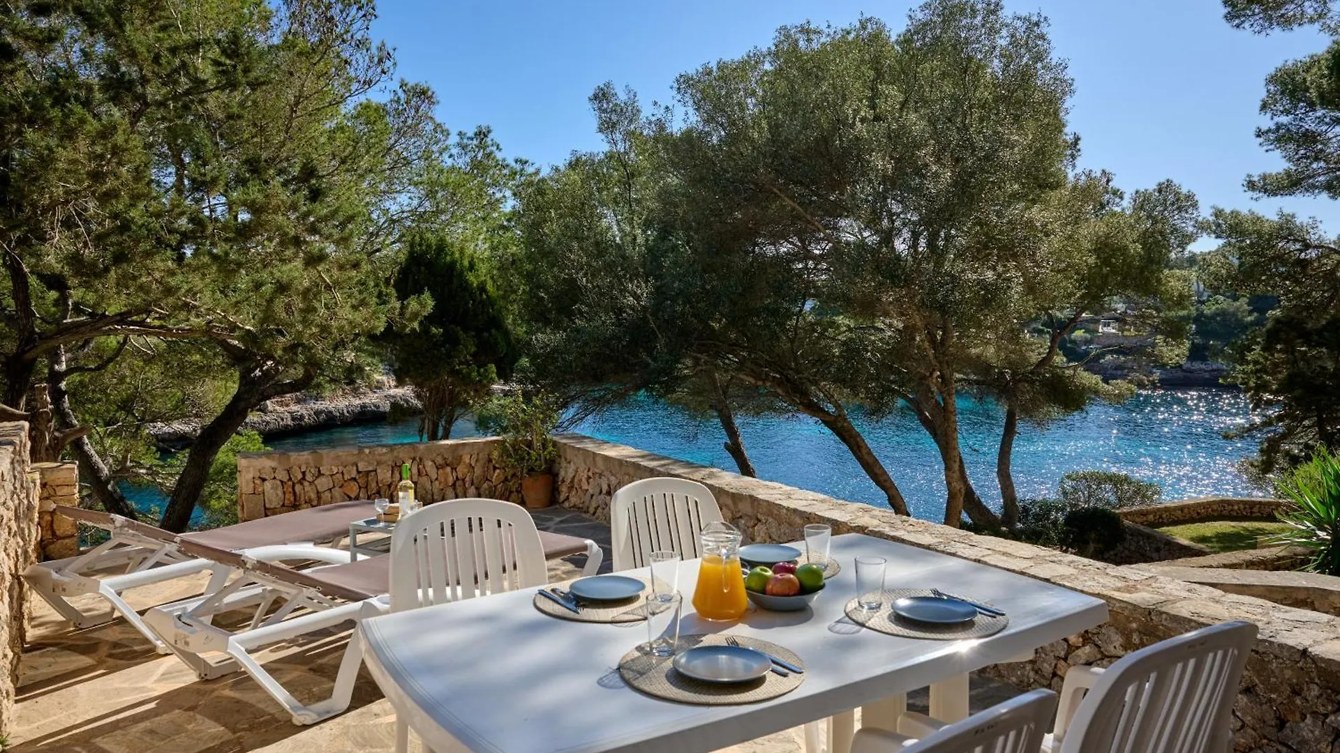 Sea Frontline Apartment \'Charo\' Pool And Wifi location